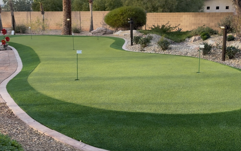 a close up image of a putting green made from artificial turf