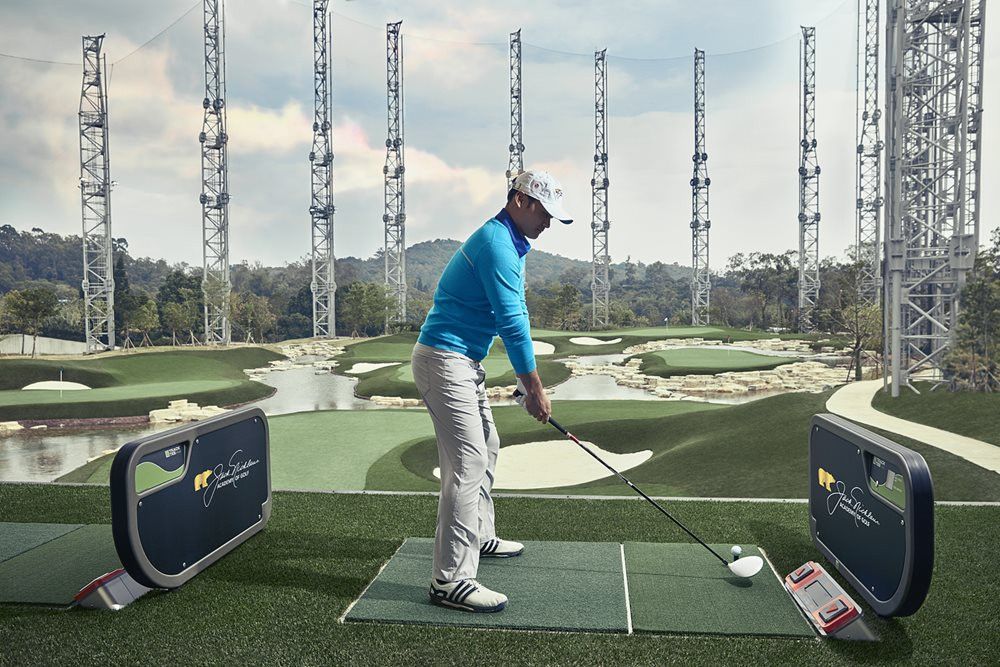 Las Vegas Golfer on synthetic grass tee box