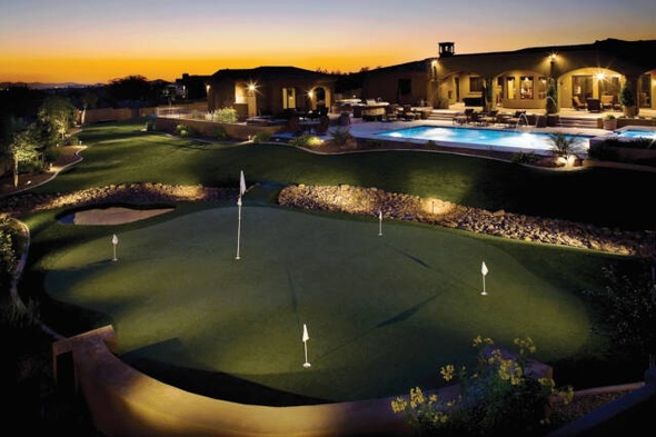 Las Vegas backyard putting green